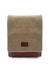 Fonksiyonel ve Çok Bölmeli Orta Boy Sırt Çantası Stok Kodu(7111)